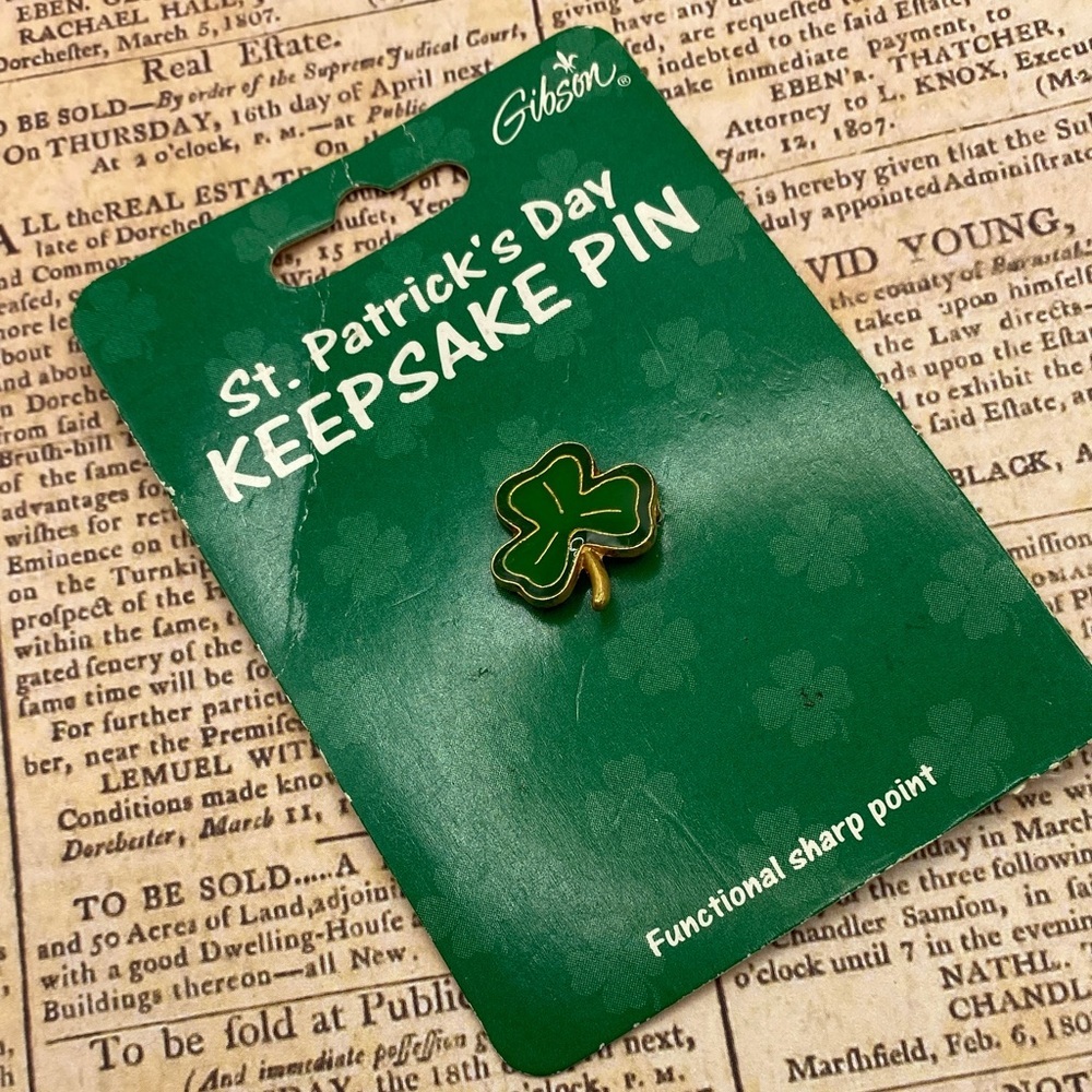 Shamrock Pin GIBSON GREETINGS Vintage Brooch On Card
